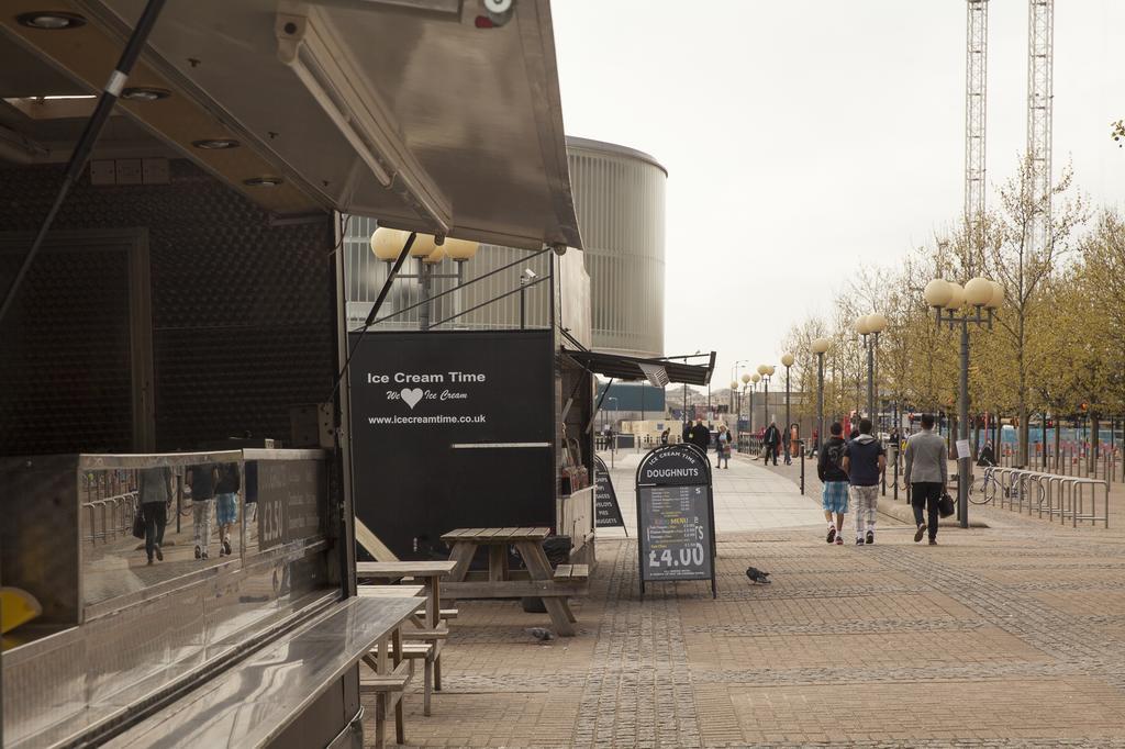 Royal Victoria Docks Apartment Лондон Екстериор снимка