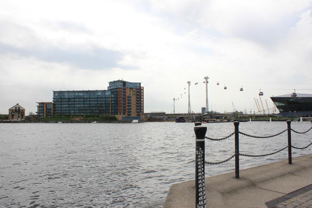 Royal Victoria Docks Apartment Лондон Екстериор снимка