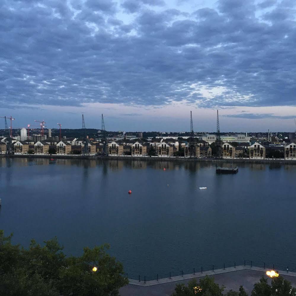Royal Victoria Docks Apartment Лондон Екстериор снимка